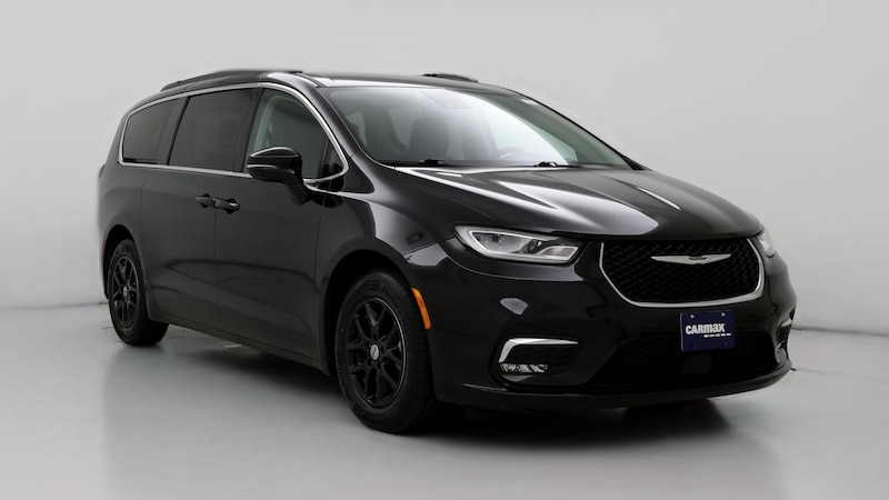 2022 Chrysler Pacifica Touring L Hero Image