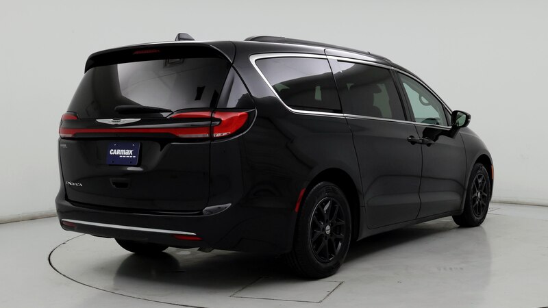 2022 Chrysler Pacifica Touring L 8