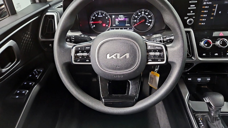 2022 Kia Sorento LX 10