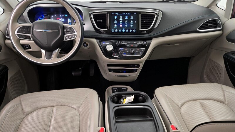 2017 Chrysler Pacifica Hybrid Platinum 9