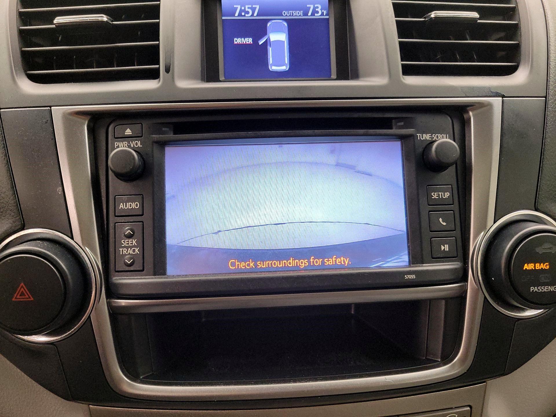 Thumbnail: 2013 Toyota Highlander - 14