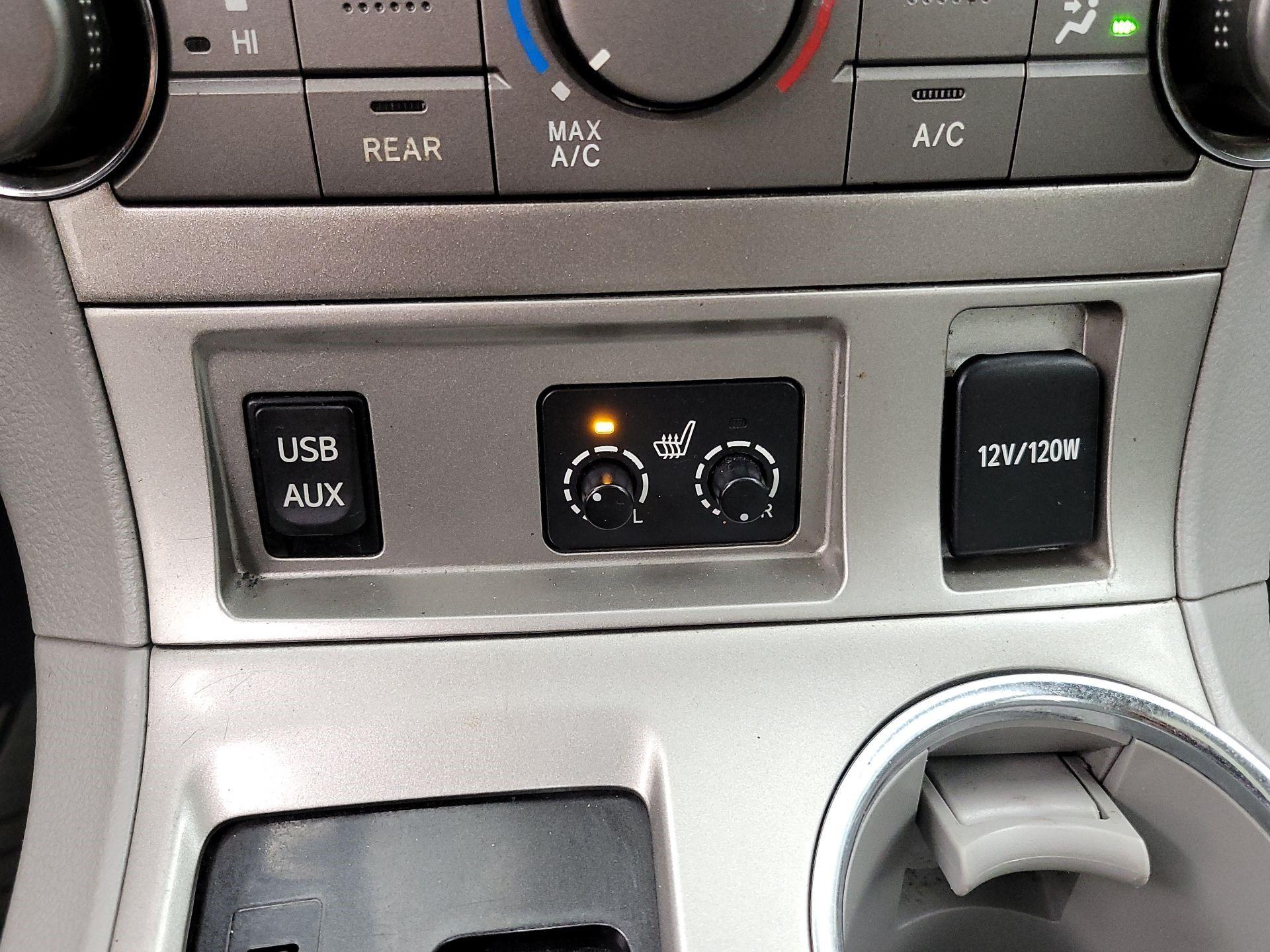 Thumbnail: 2013 Toyota Highlander - 18