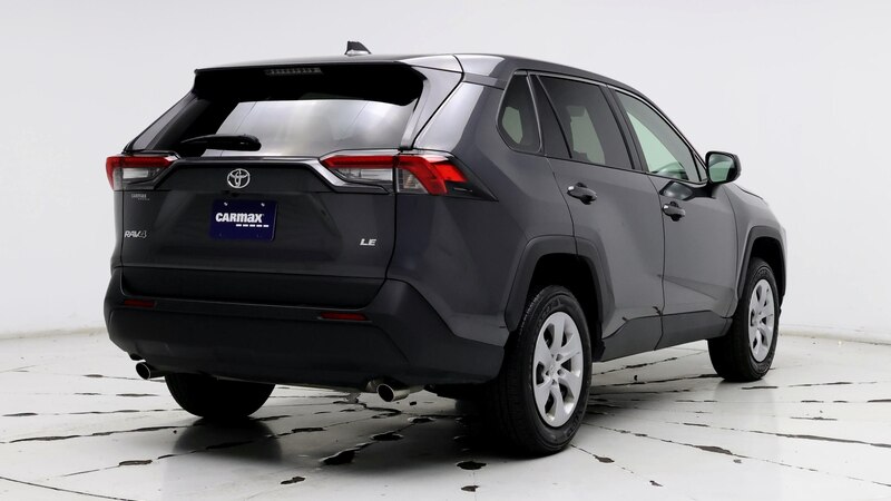 2024 Toyota RAV4 LE 8