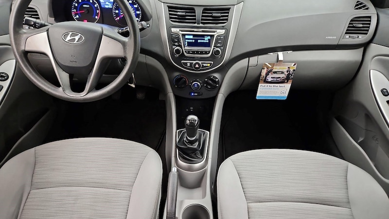 2016 Hyundai Accent SE 9