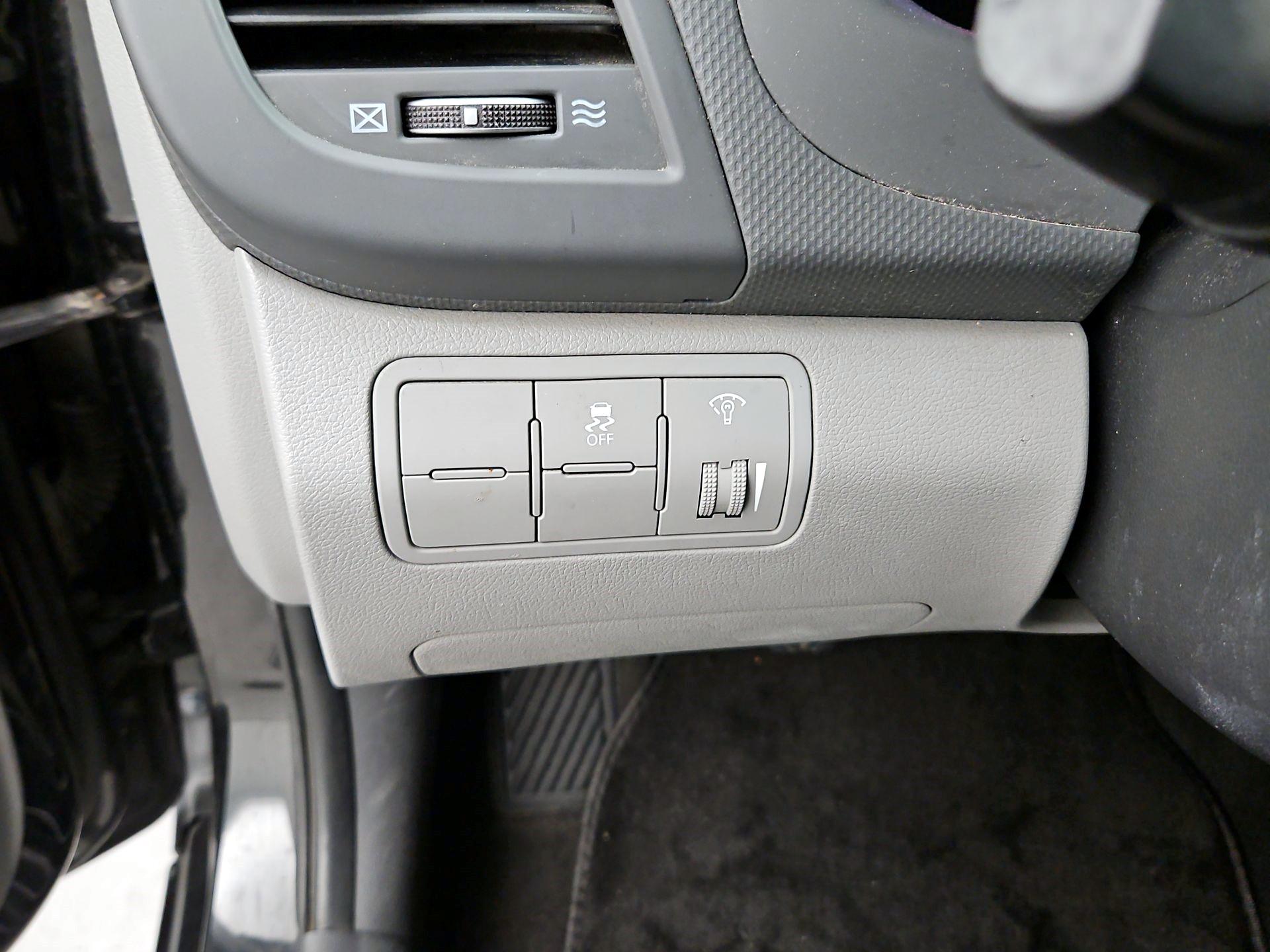 Thumbnail: 2016 Hyundai Accent - 13