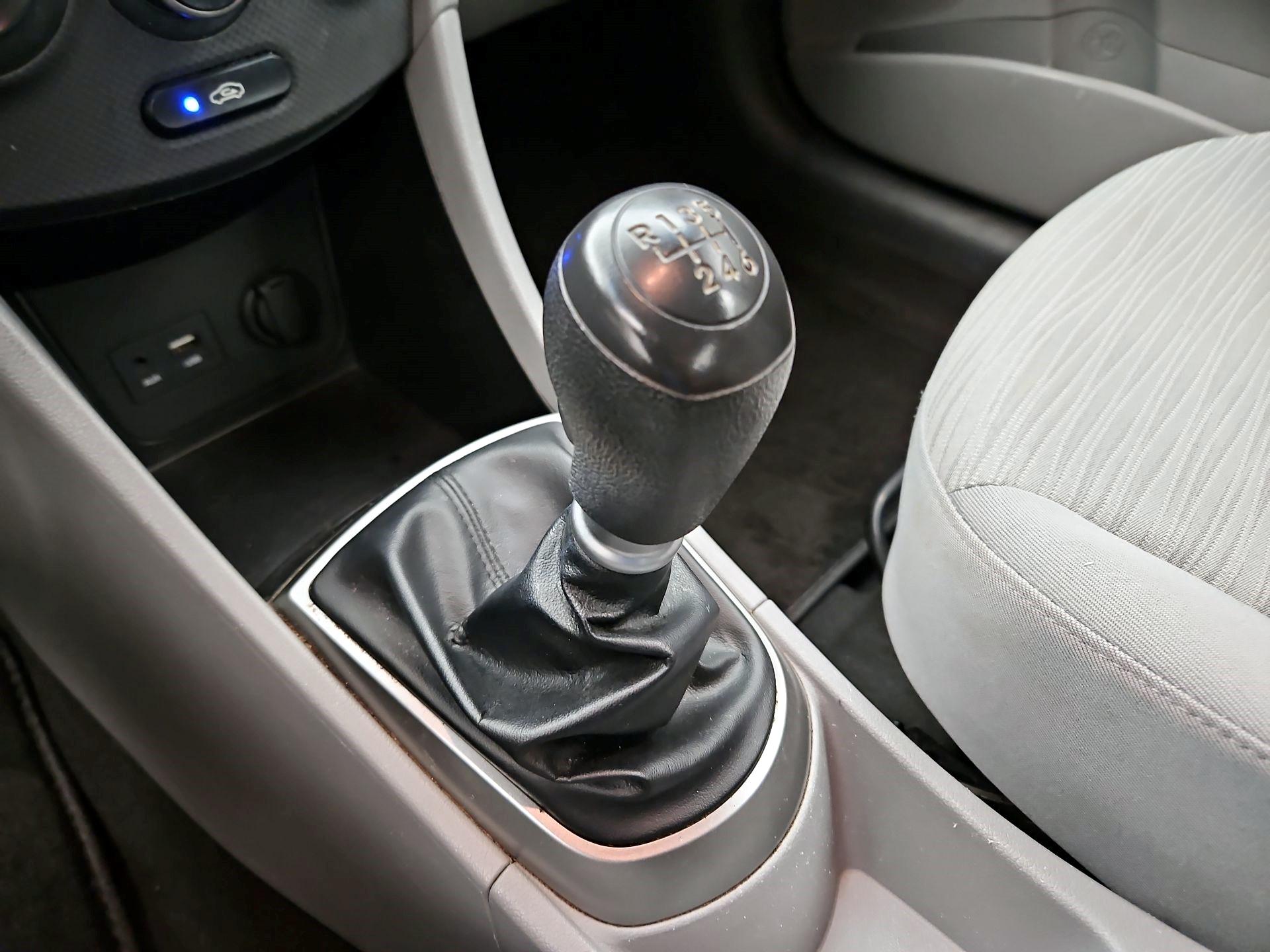 Thumbnail: 2016 Hyundai Accent - 16