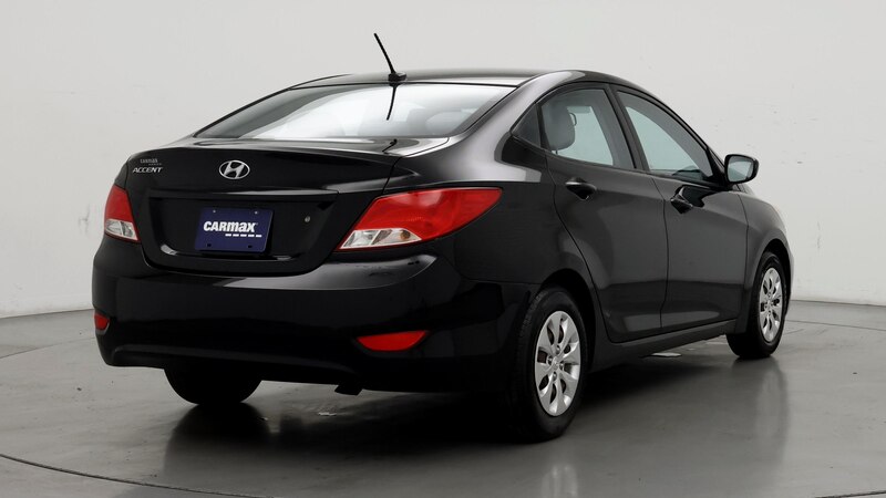 2016 Hyundai Accent SE 8