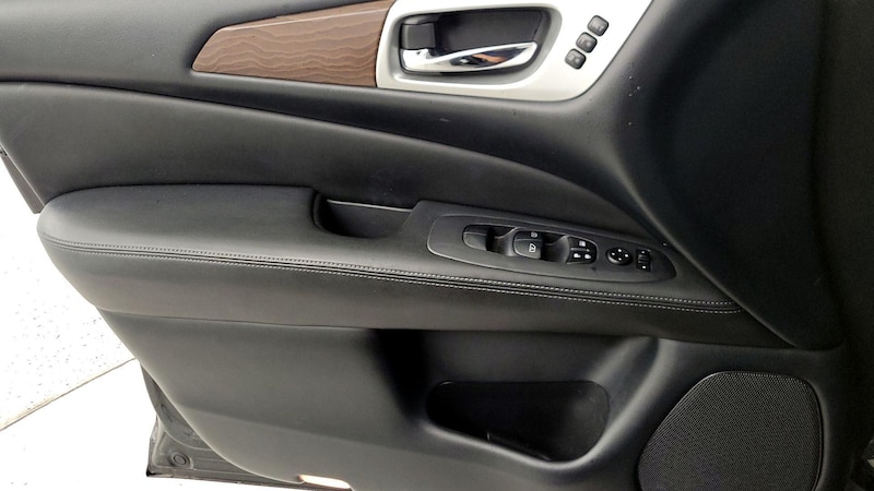 2018 Nissan Pathfinder Platinum 12