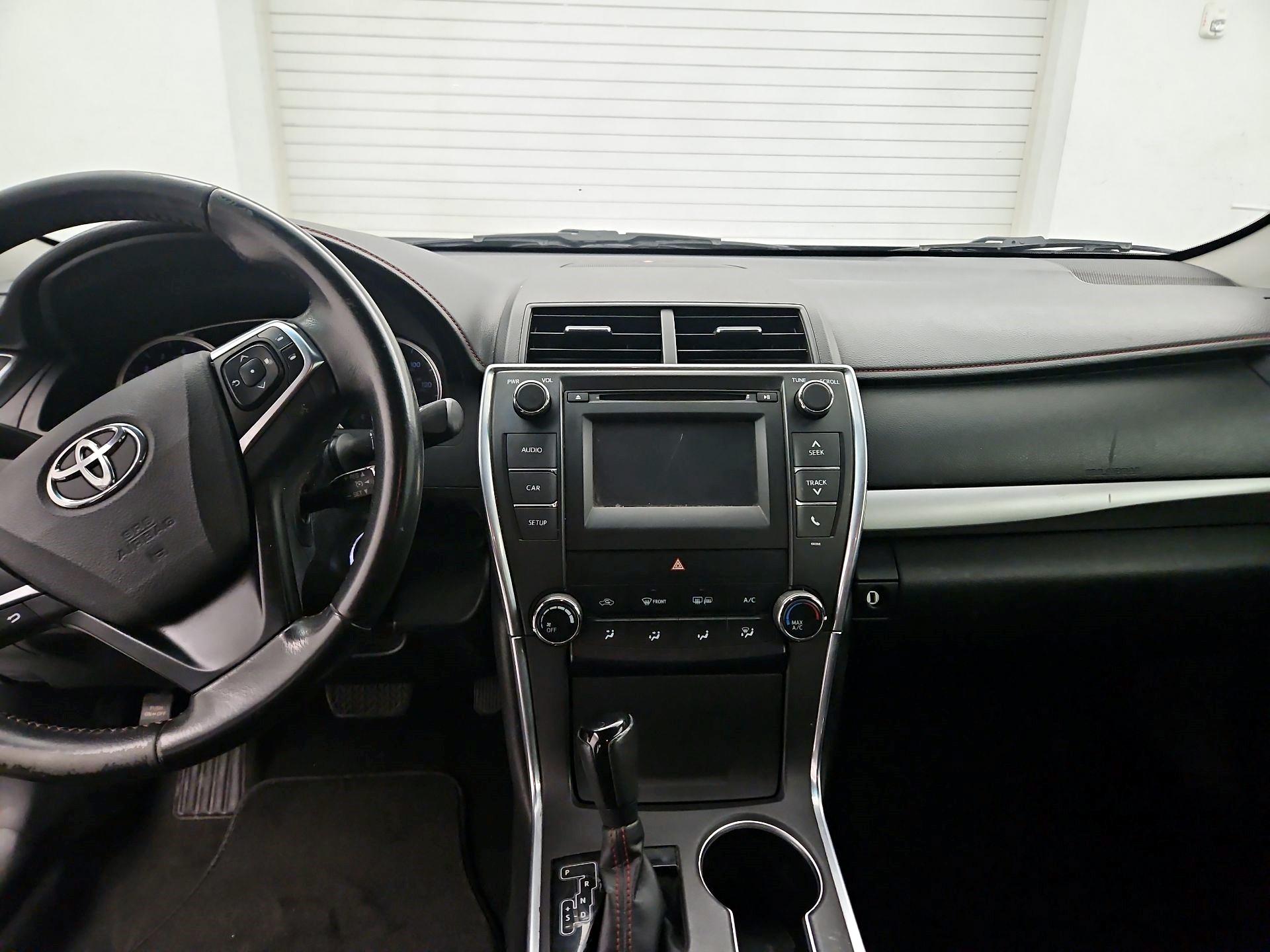 Thumbnail: 2015 Toyota Camry - 9