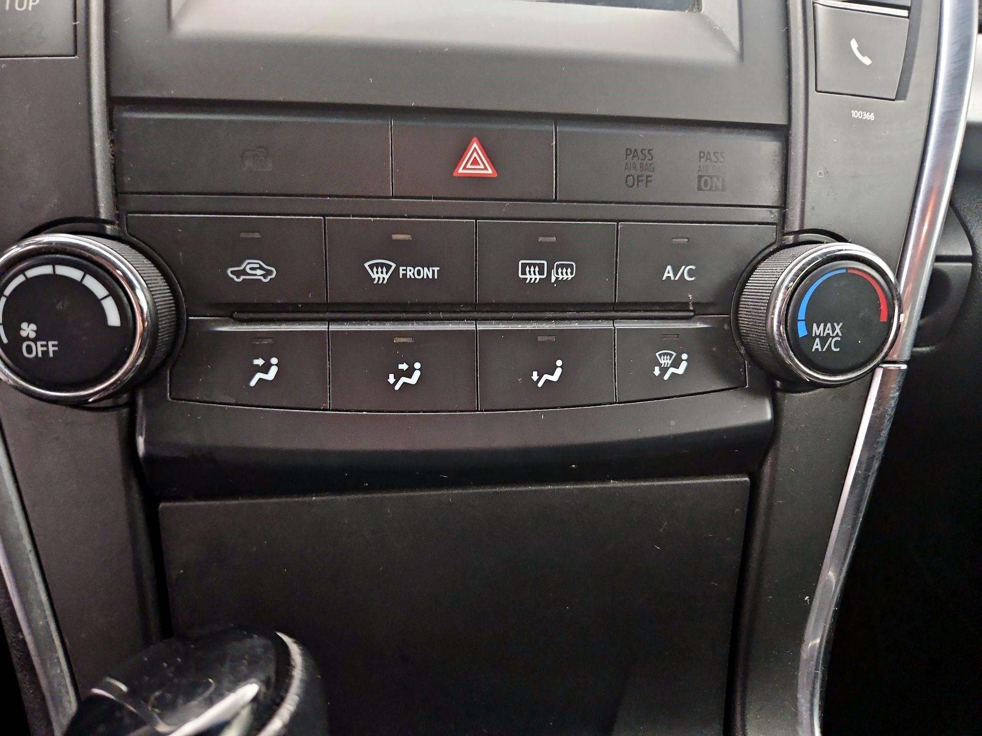 Thumbnail: 2015 Toyota Camry - 16