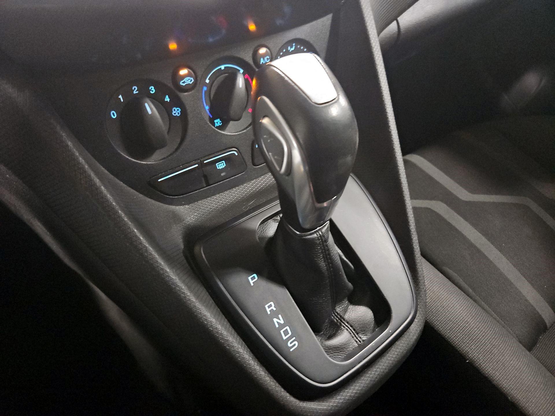 Thumbnail: 2016 Ford Transit Series - 16