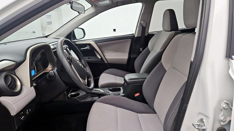 2015 Toyota RAV4 XLE 11