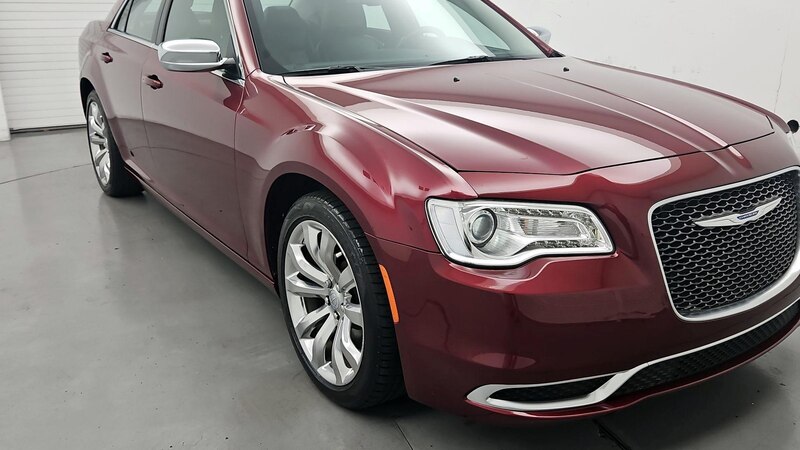 2019 Chrysler 300 Touring 3