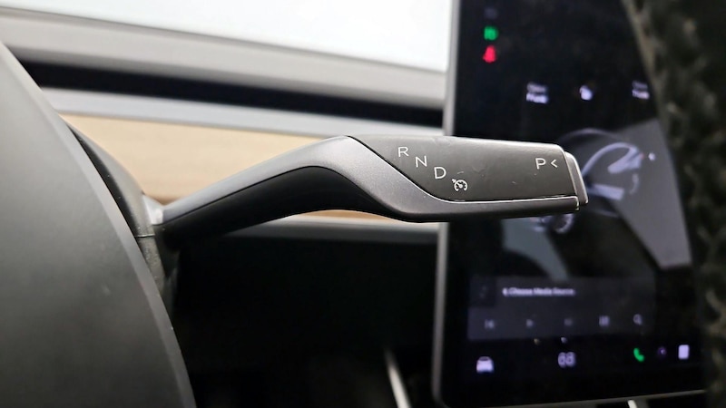 2019 Tesla Model 3 Long Range 16