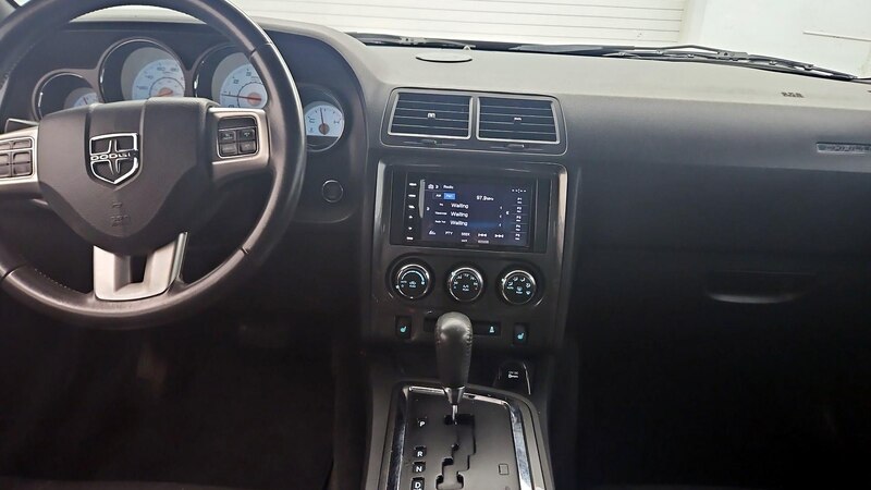 2014 Dodge Challenger SXT 9