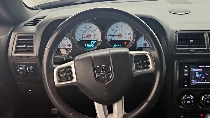 2014 Dodge Challenger SXT 10