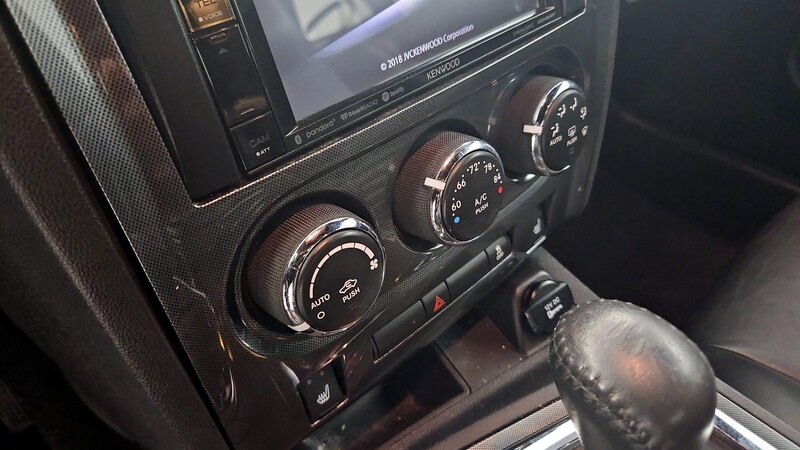 2014 Dodge Challenger SXT 14