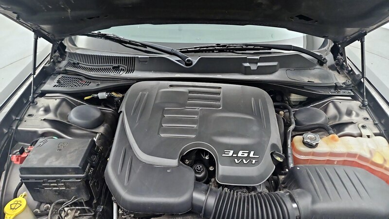 2014 Dodge Challenger SXT 17