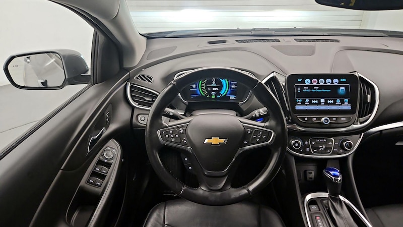 2018 Chevrolet Volt Premier 10