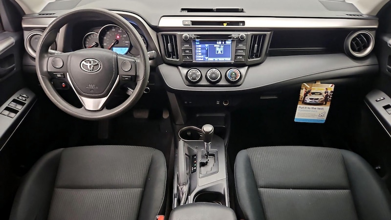 2016 Toyota RAV4 LE 9