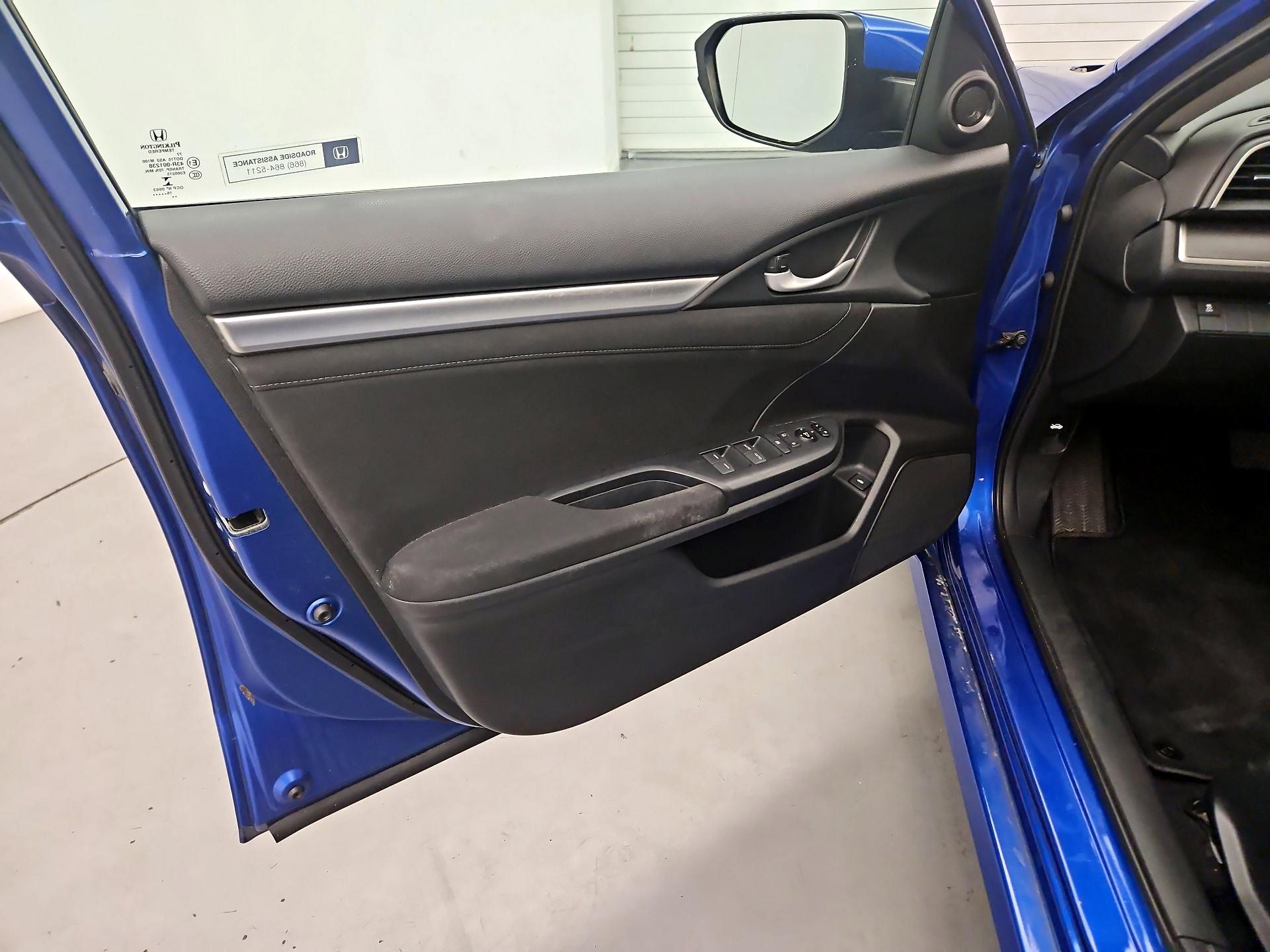 Thumbnail: 2016 Honda Civic - 12