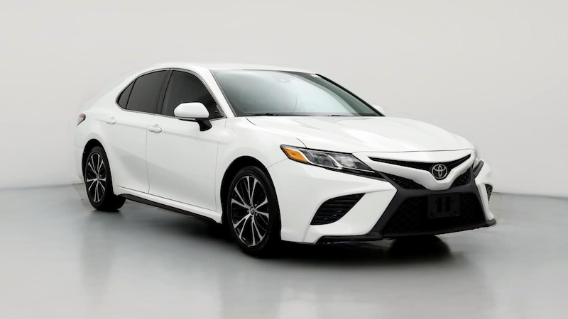 2019 Toyota Camry SE Hero Image