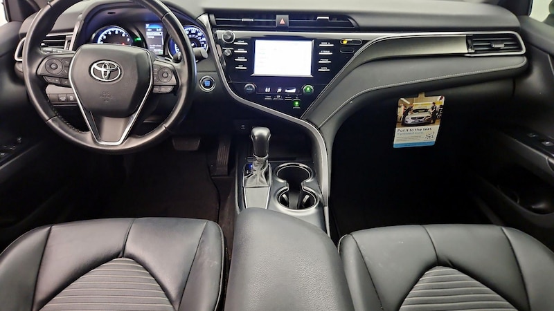 2019 Toyota Camry SE 9