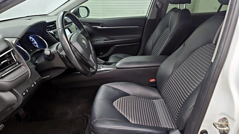 2019 Toyota Camry SE 11