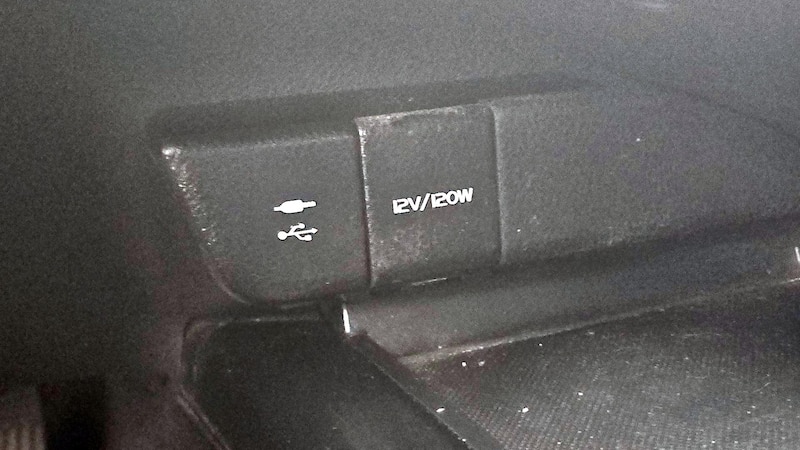 2019 Toyota Camry SE 18
