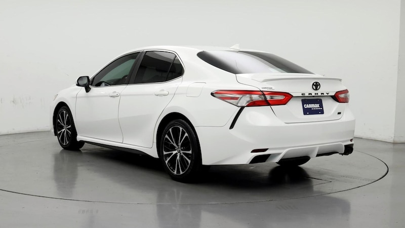 2019 Toyota Camry SE 2