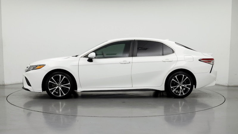 2019 Toyota Camry SE 3