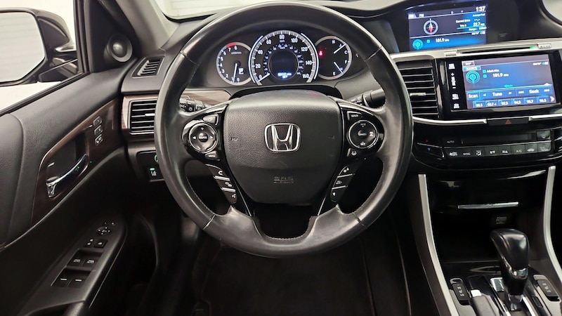 2016 Honda Accord Touring 10