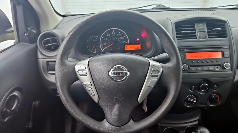 2015 Nissan Versa S Plus 10