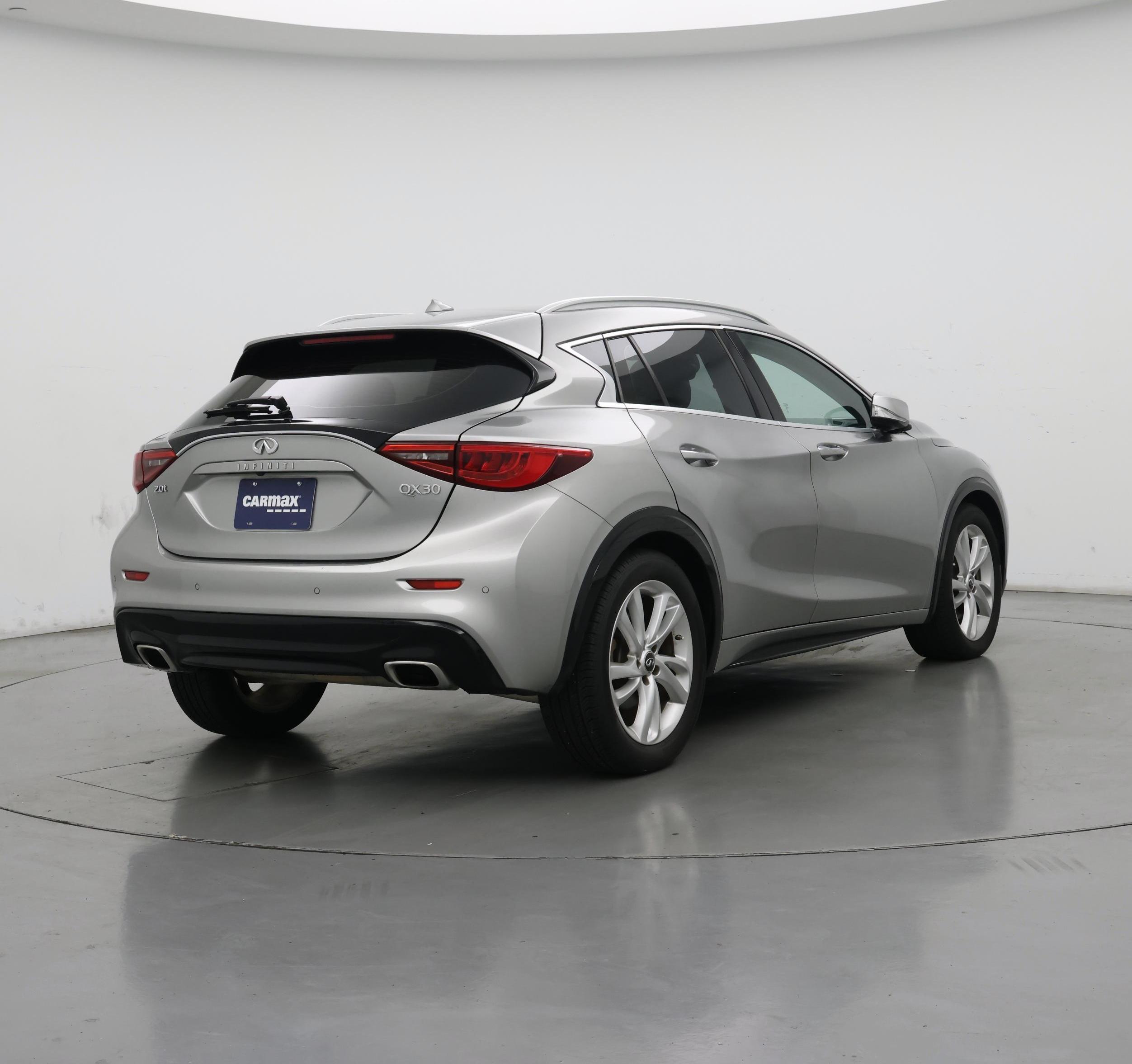 Thumbnail: 2017 INFINITI QX30 - 8