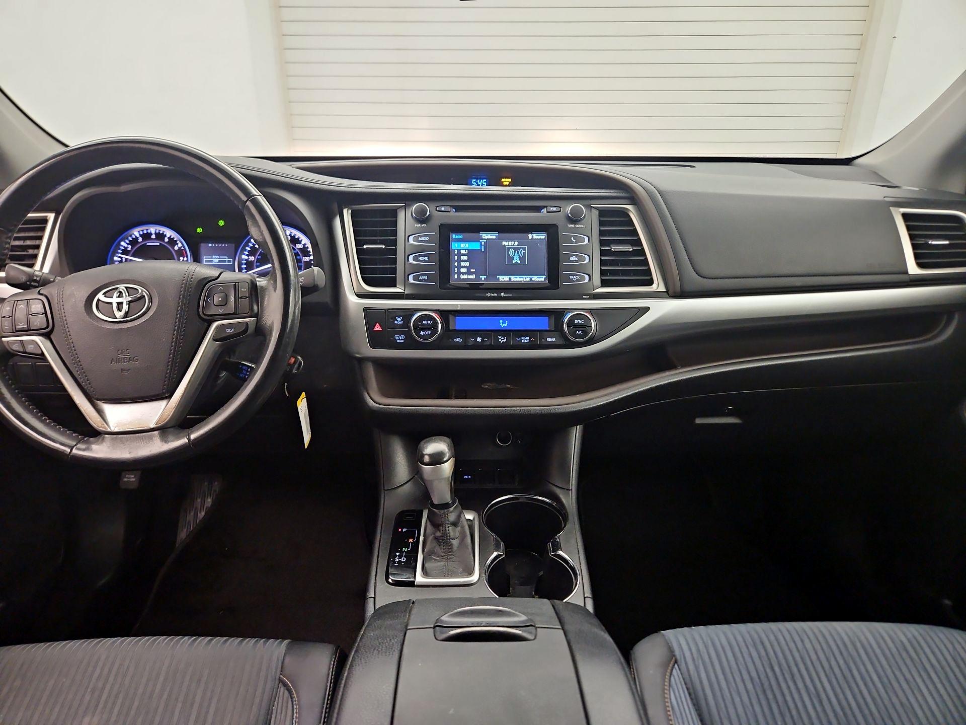 Thumbnail: 2015 Toyota Highlander - 9