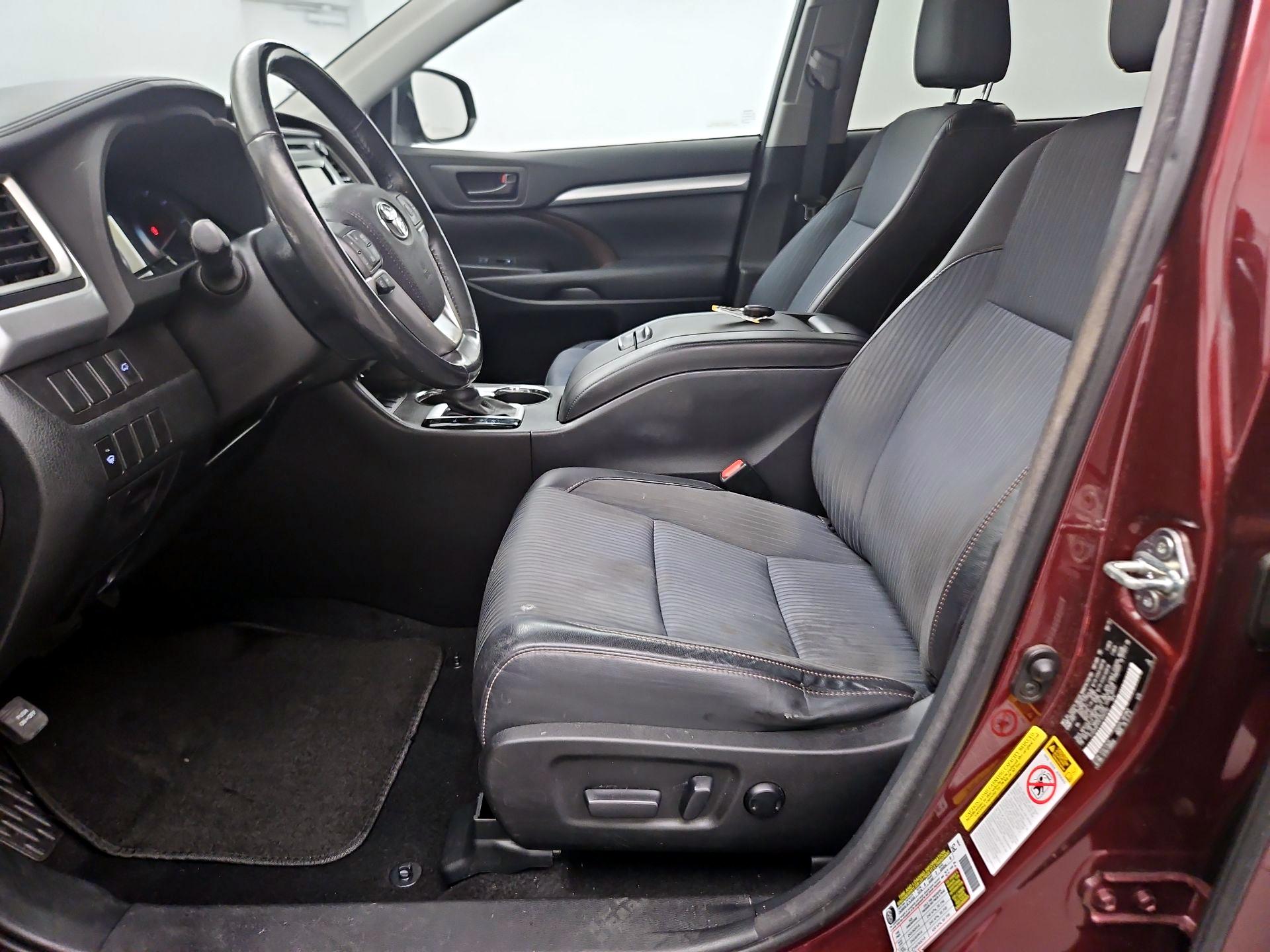 Thumbnail: 2015 Toyota Highlander - 11