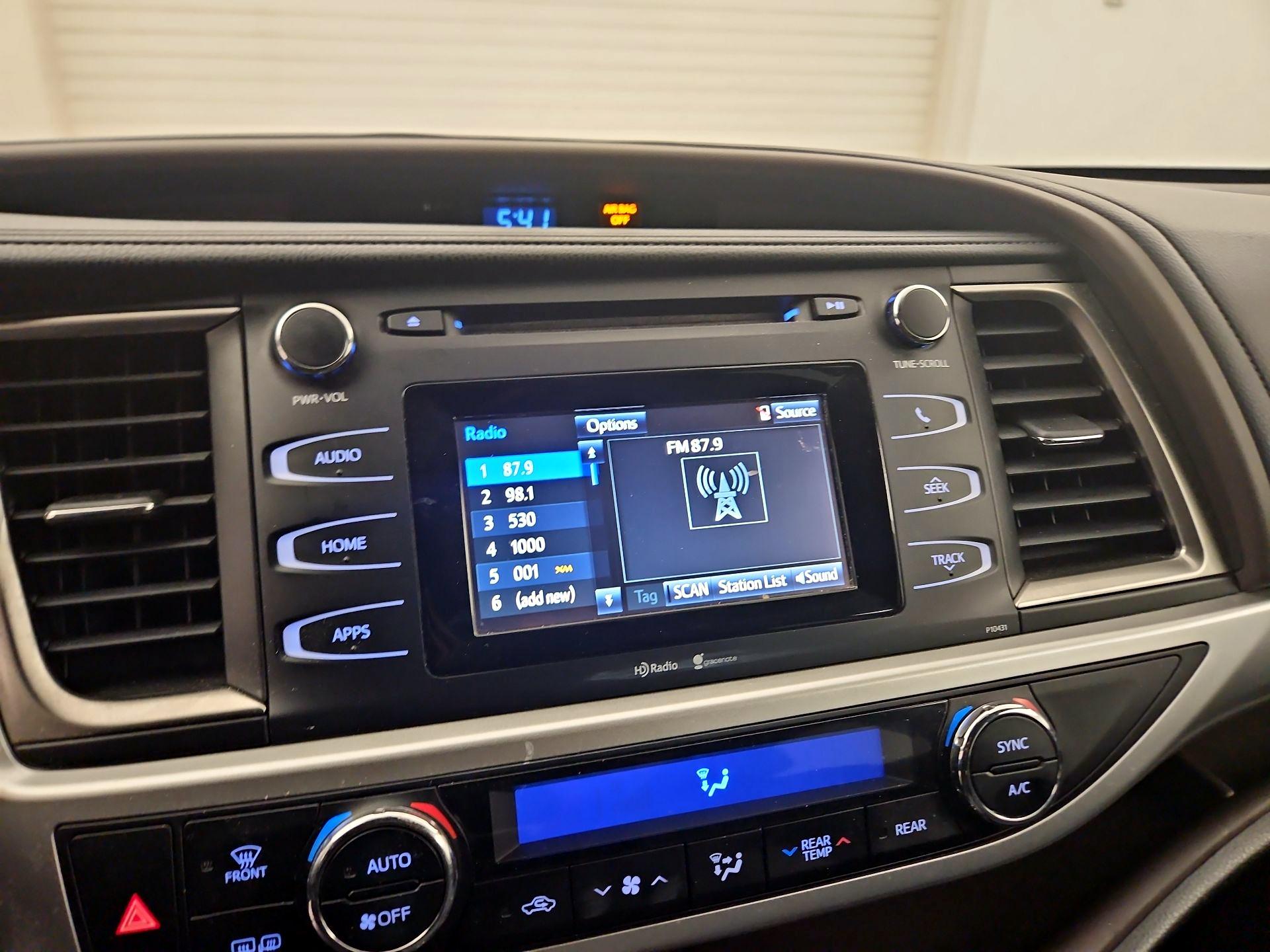 Thumbnail: 2015 Toyota Highlander - 13