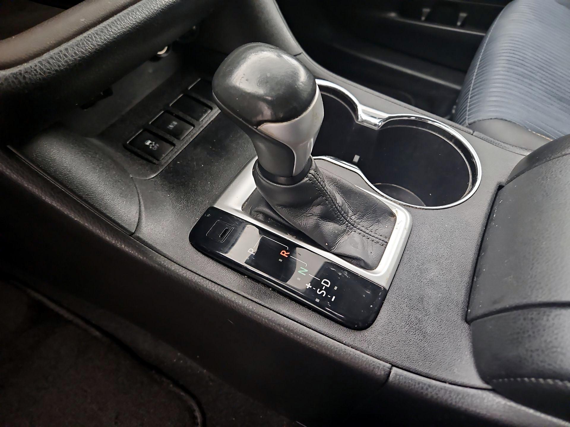 Thumbnail: 2015 Toyota Highlander - 15