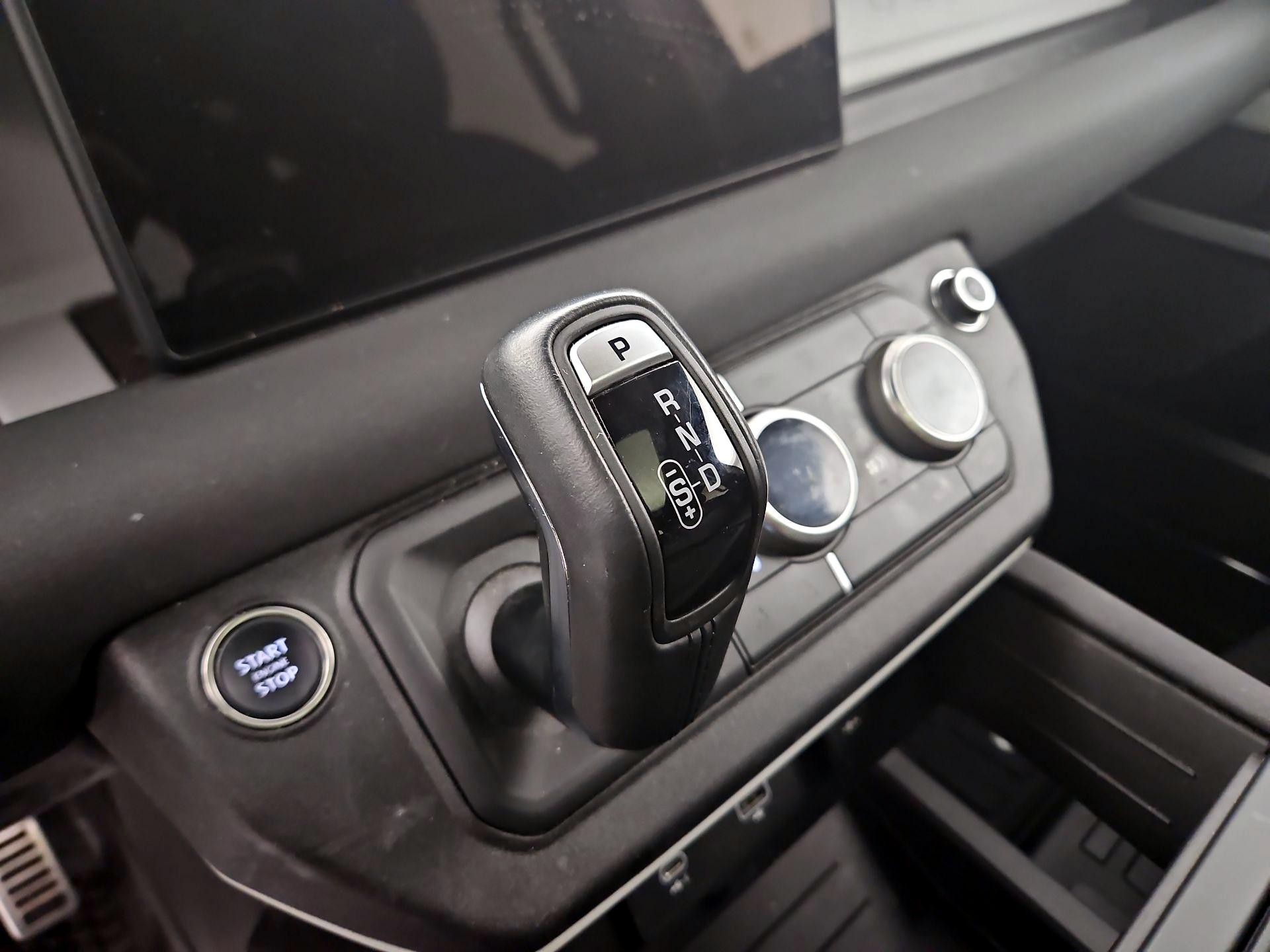Thumbnail: 2023 Land Rover Defender - 15