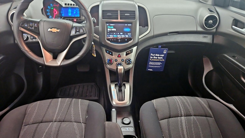 2016 Chevrolet Sonic LT 9