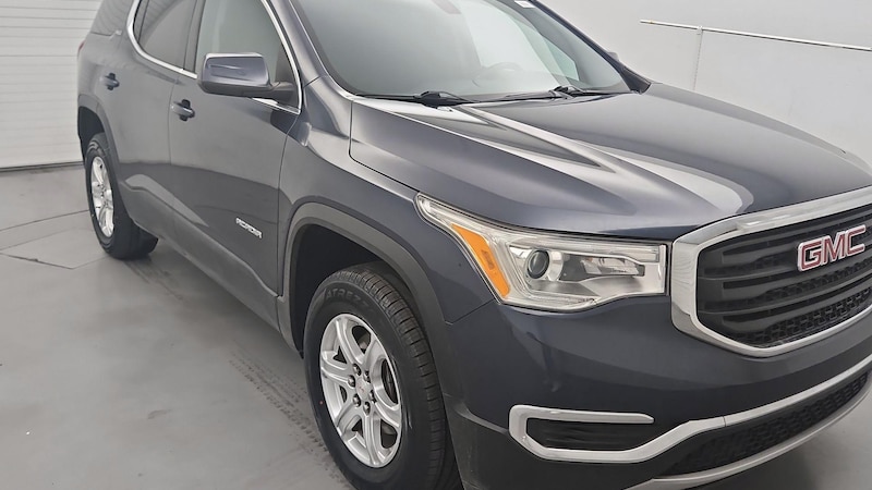 2019 GMC Acadia SLE Hero Image