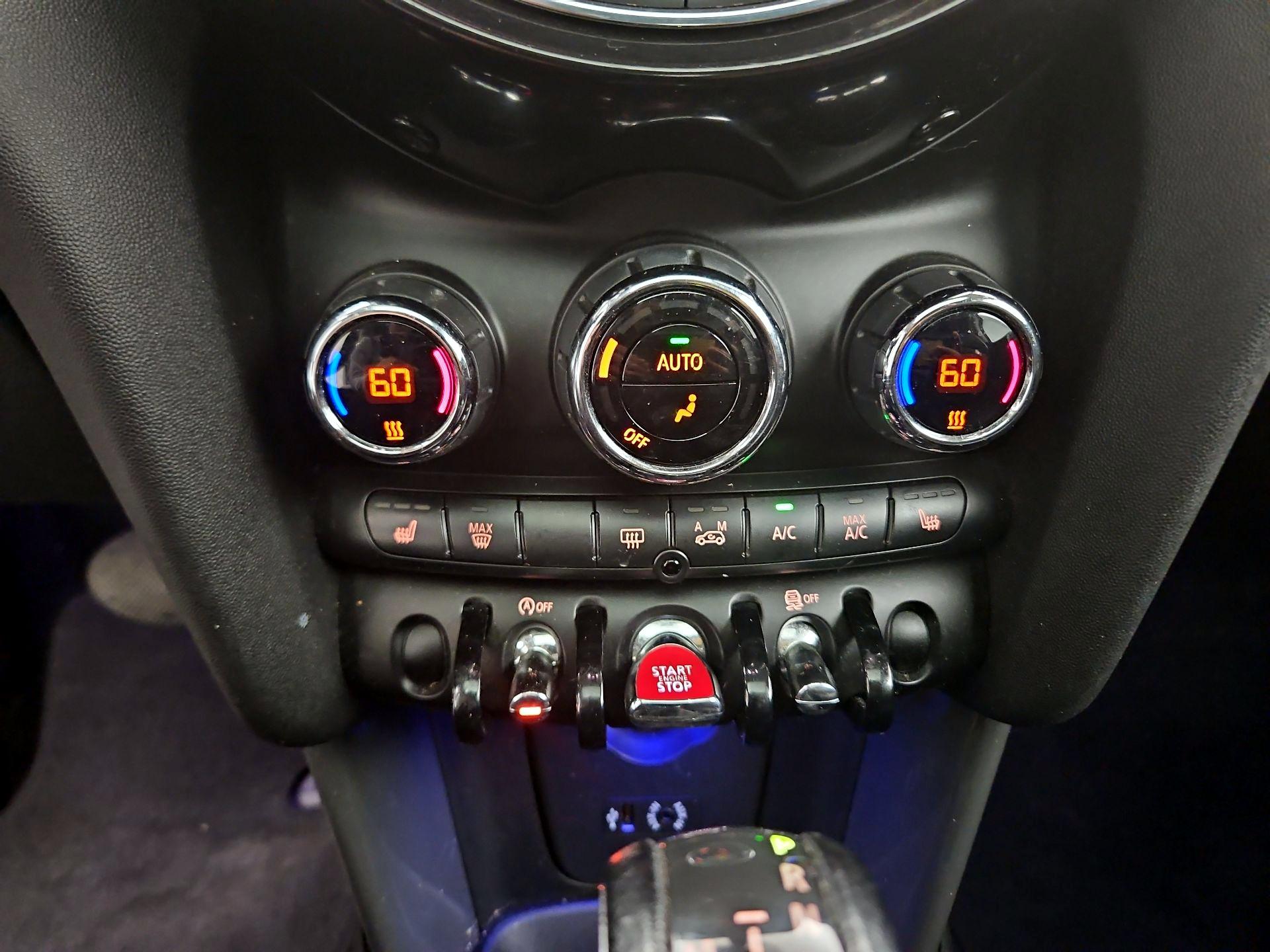 Thumbnail: 2016 MINI Cooper Hardtop - 14