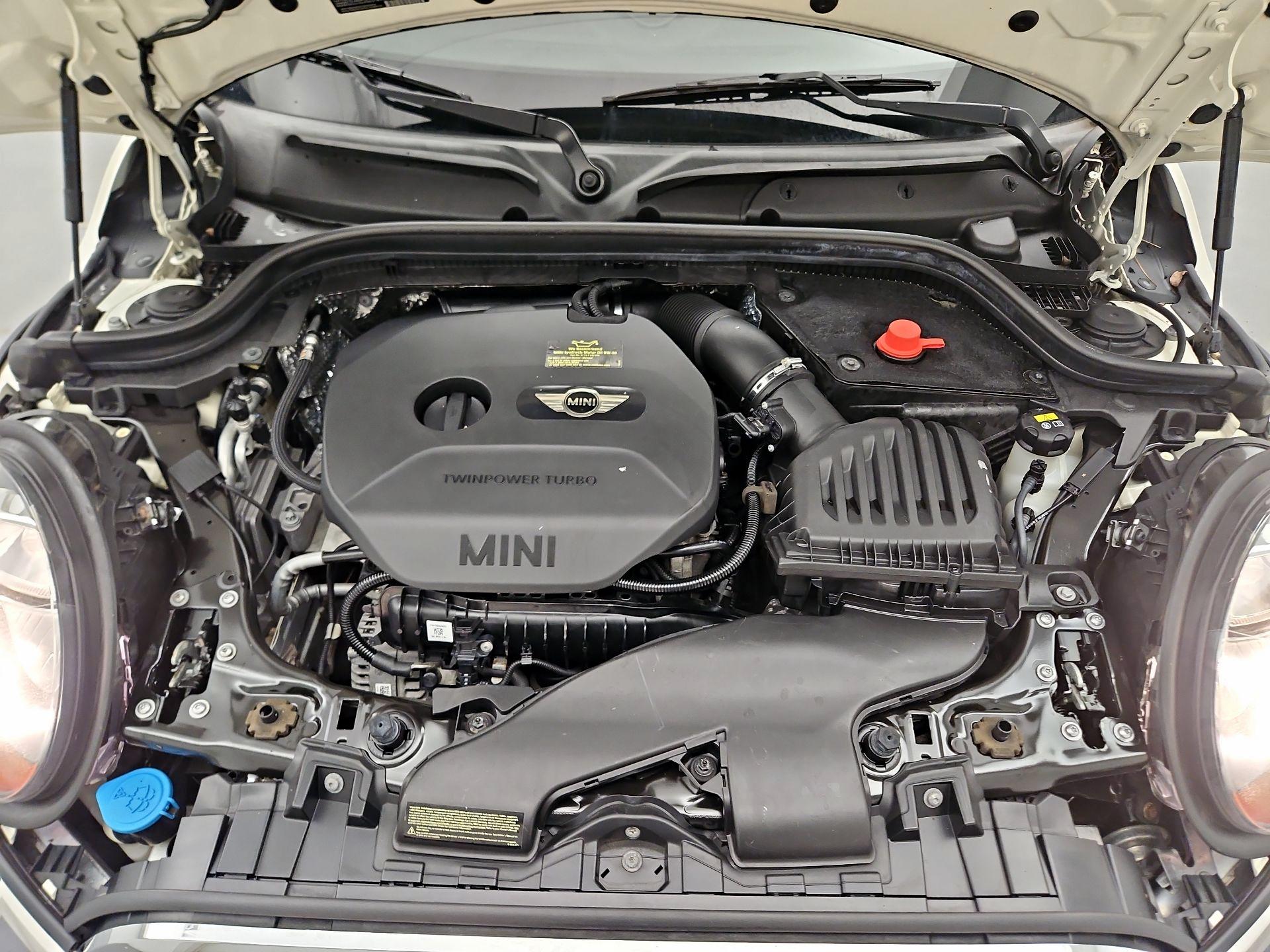 Thumbnail: 2016 MINI Cooper Hardtop - 17