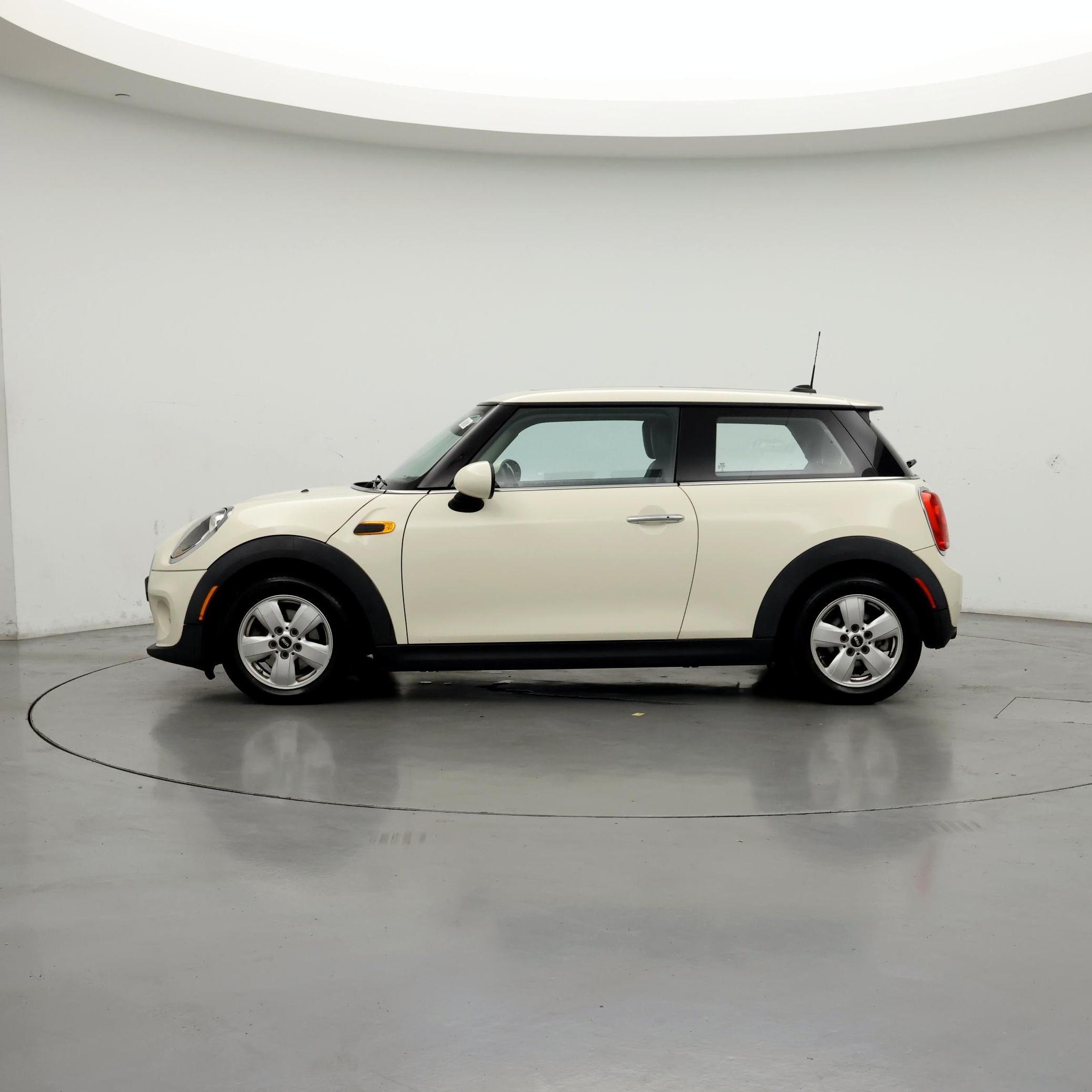 Thumbnail: 2016 MINI Cooper Hardtop - 3