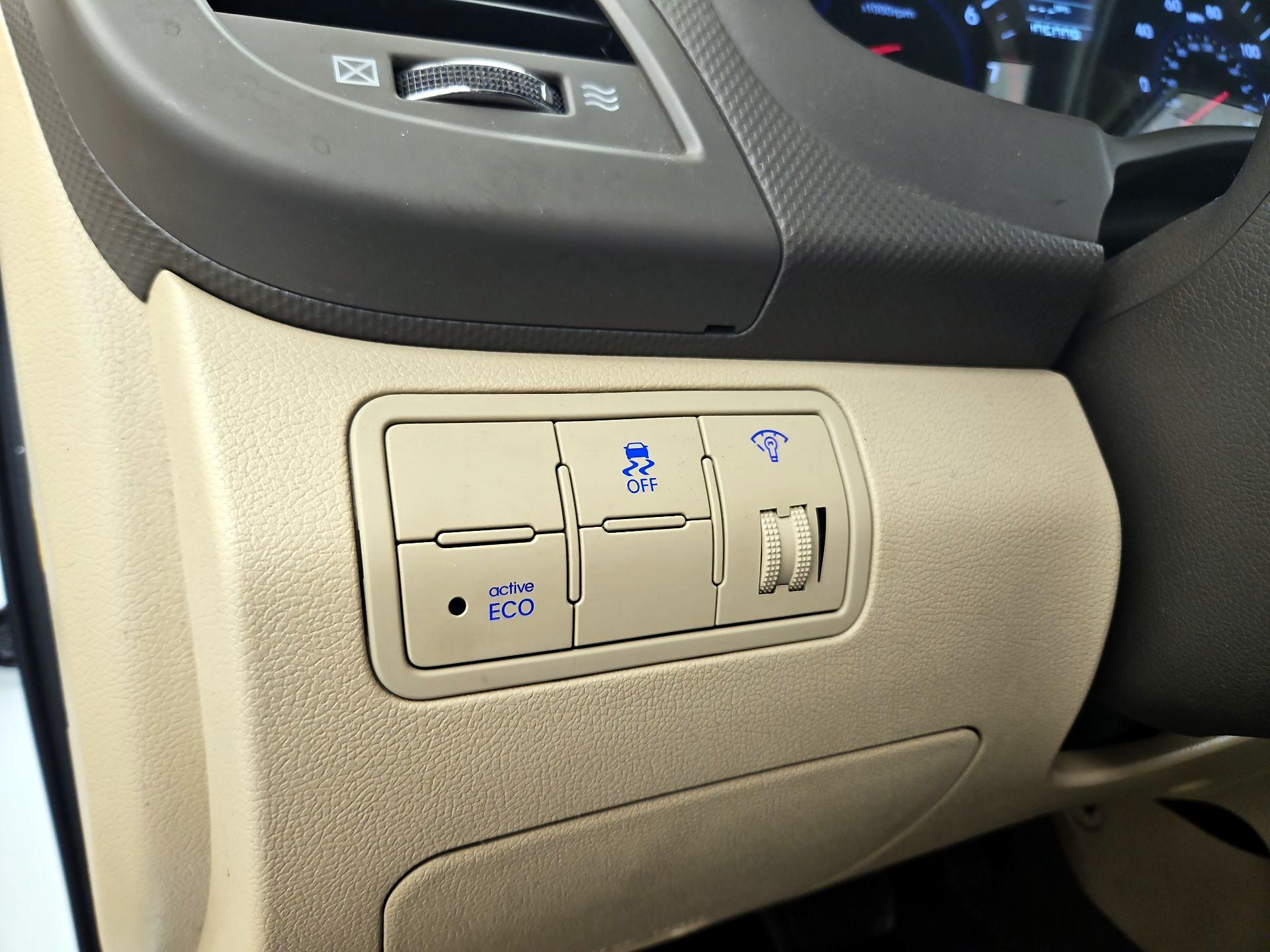 Thumbnail: 2014 Hyundai Accent - 13