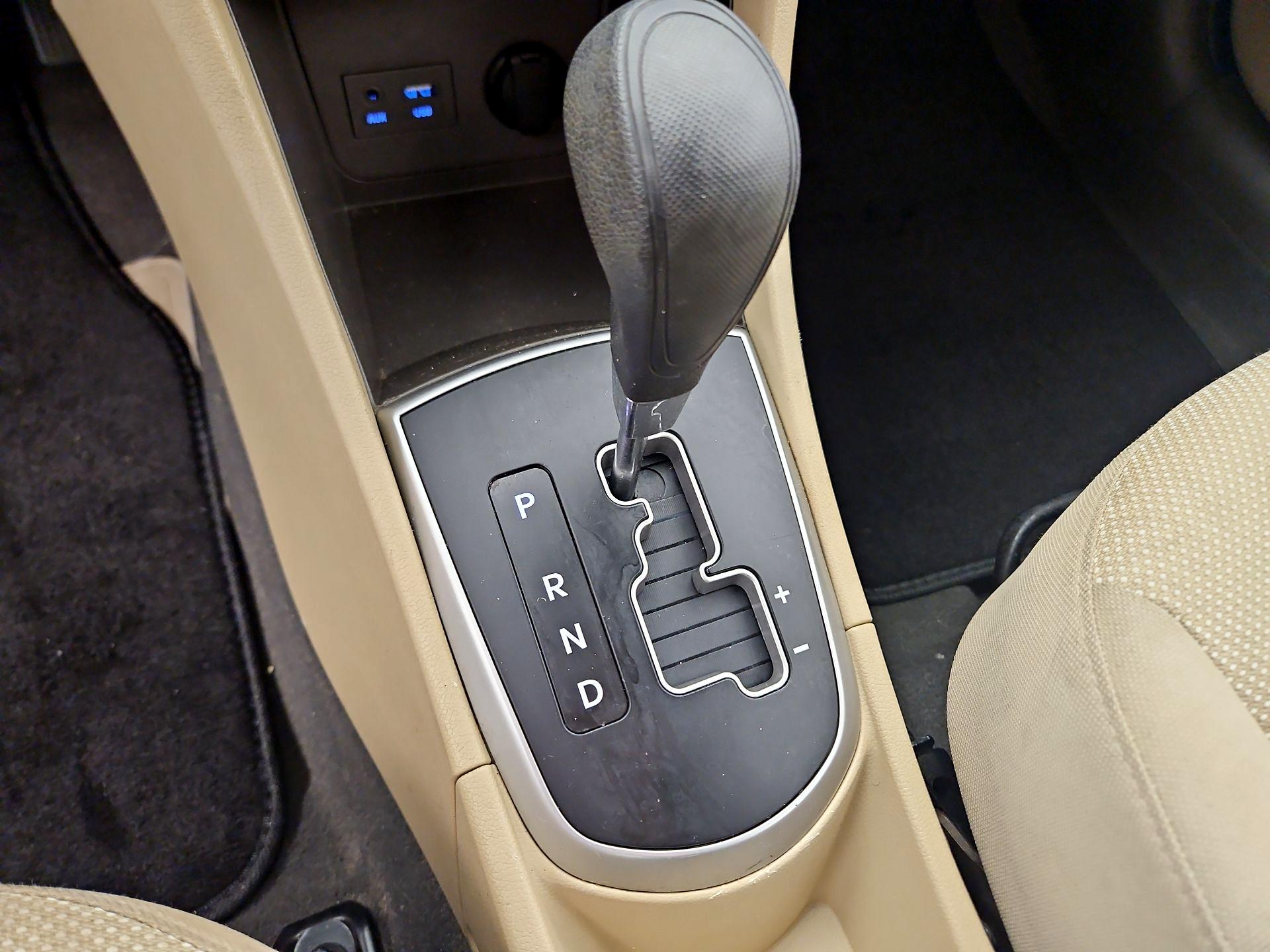 Thumbnail: 2014 Hyundai Accent - 16