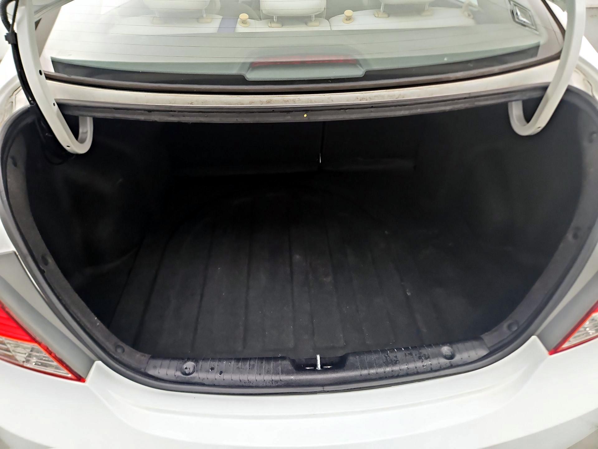 Thumbnail: 2014 Hyundai Accent - 19