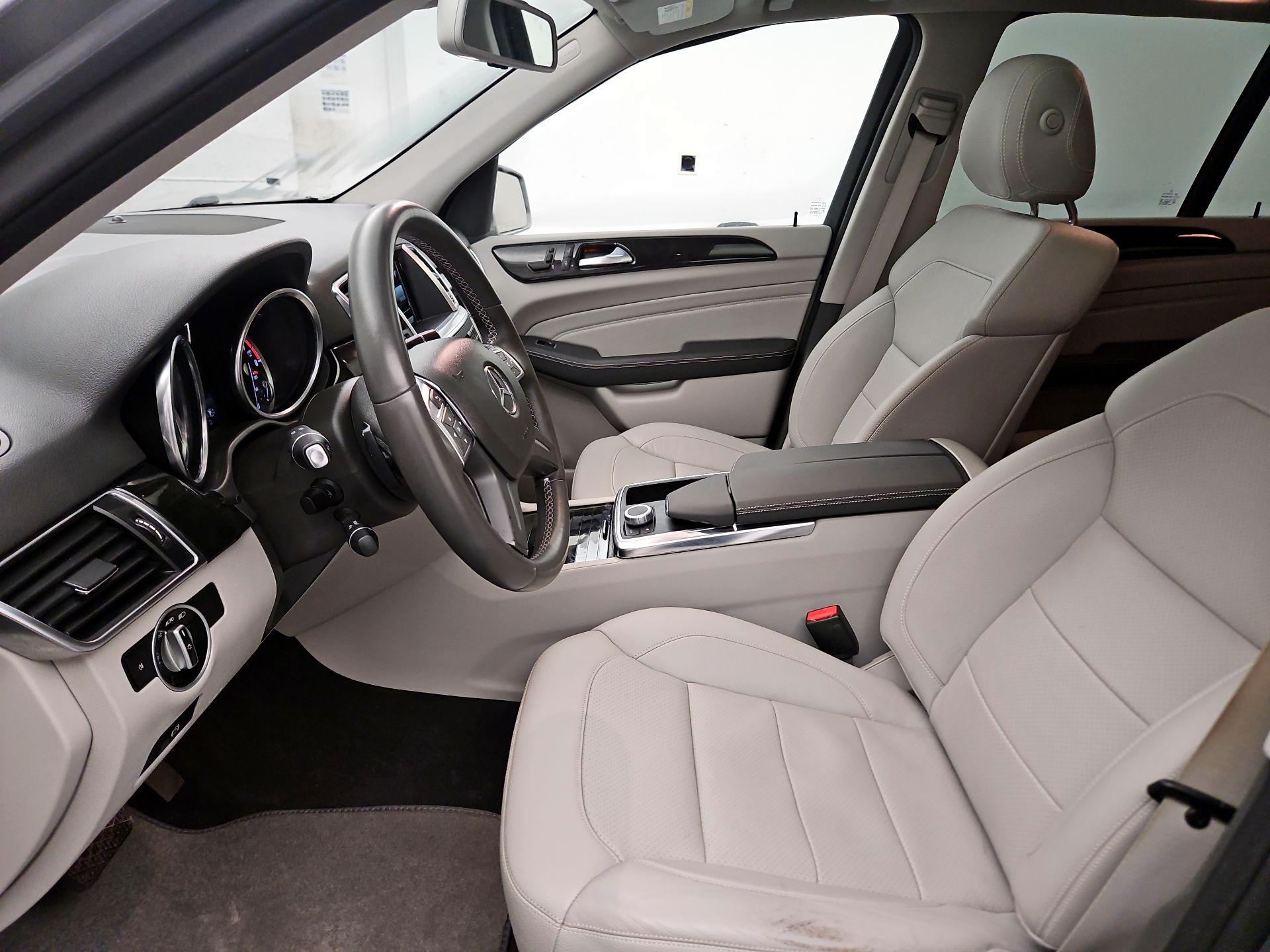 Thumbnail: 2015 Mercedes-Benz M-Class - 11