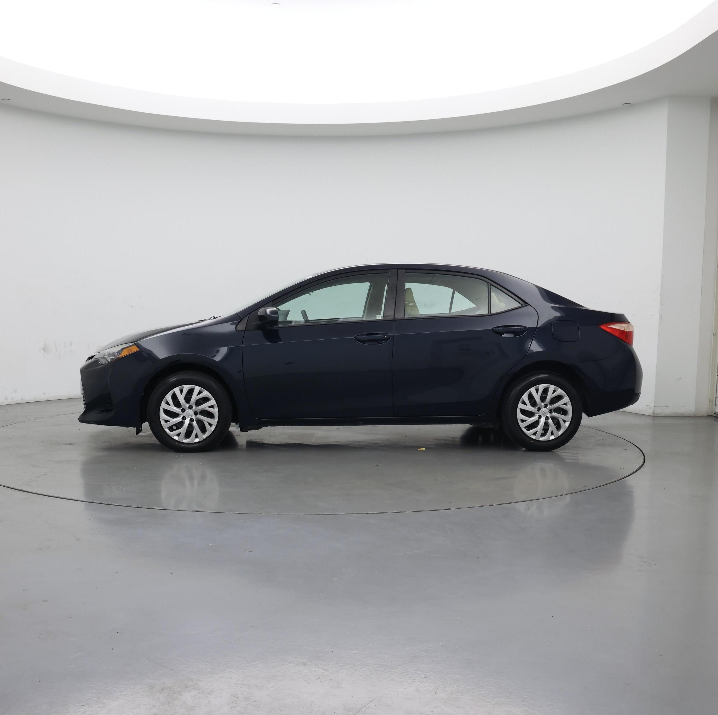 Thumbnail: 2018 Toyota Corolla - 3