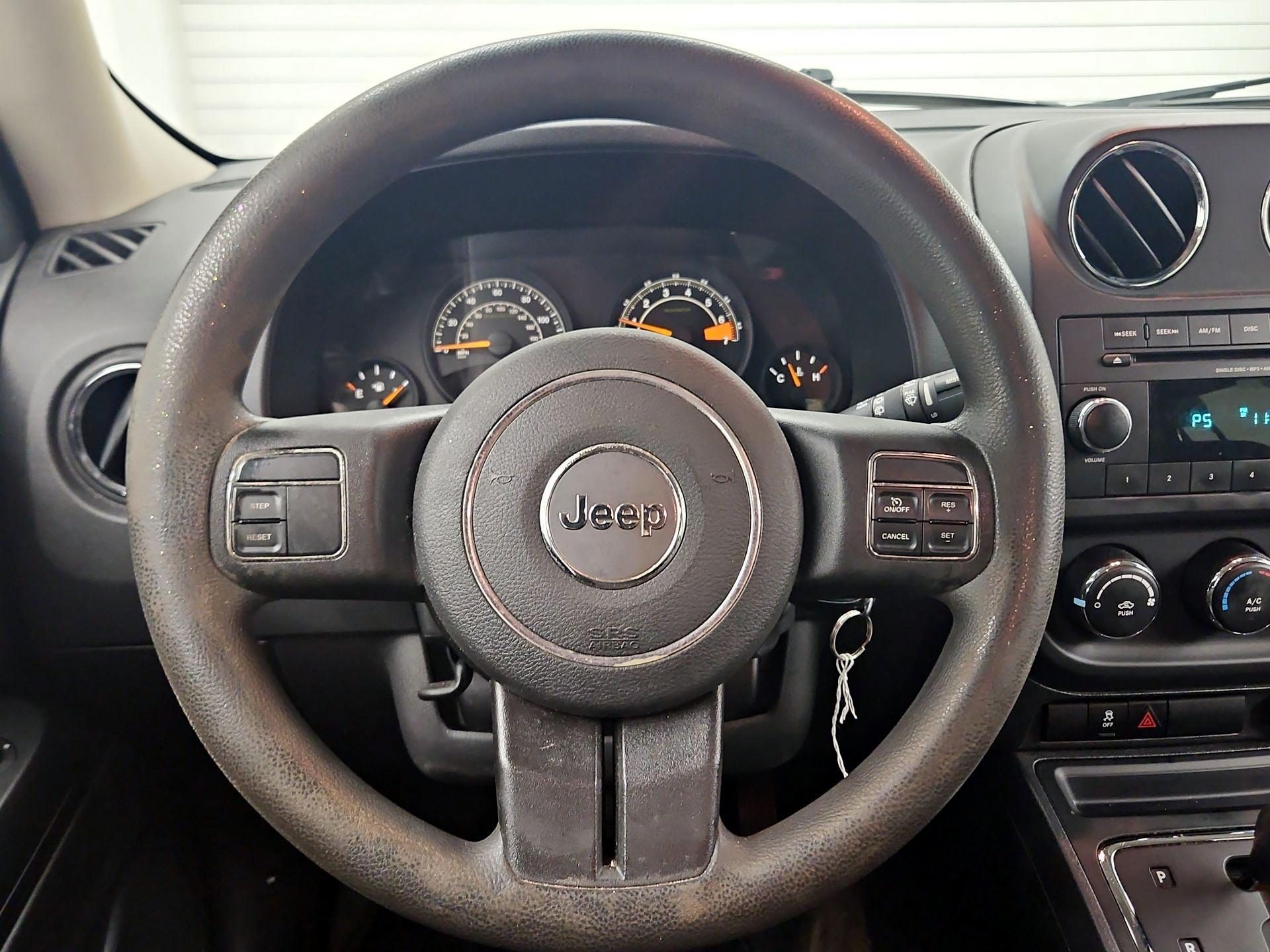 Thumbnail: 2014 Jeep Patriot - 10
